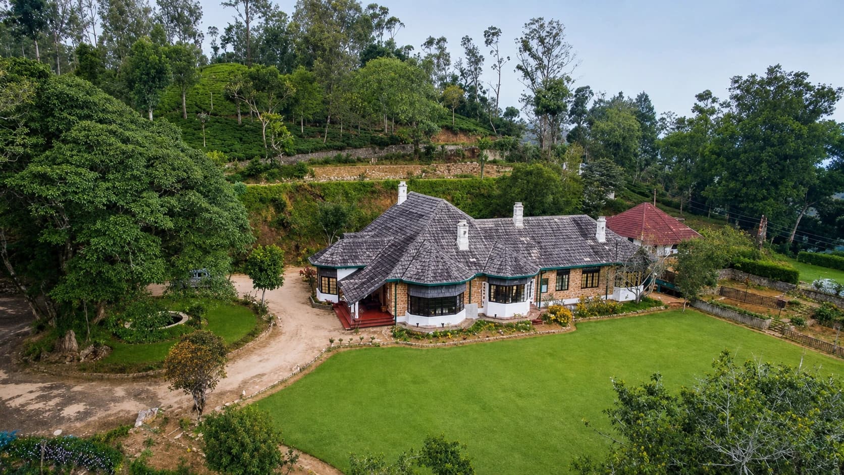 Alma Estate Kandapola: Life in Old Ceylon Tea Country